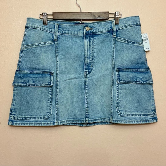 GAP Factory Denim Cargo Mini Skirt - Picture 3 of 7